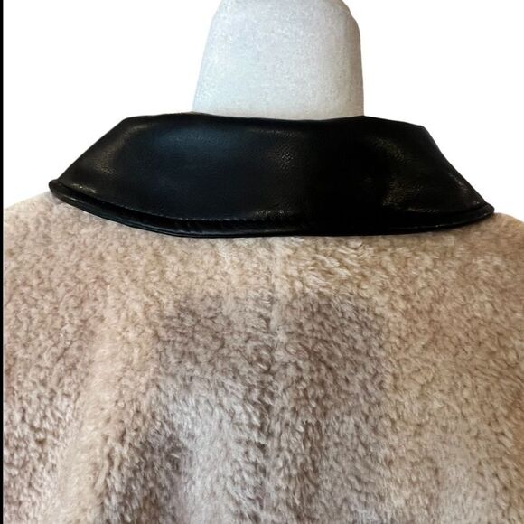 NWT WeWoreWhat Faux fur Sherpa blazer with front pockets size Medium women's - Picture 13 of 16